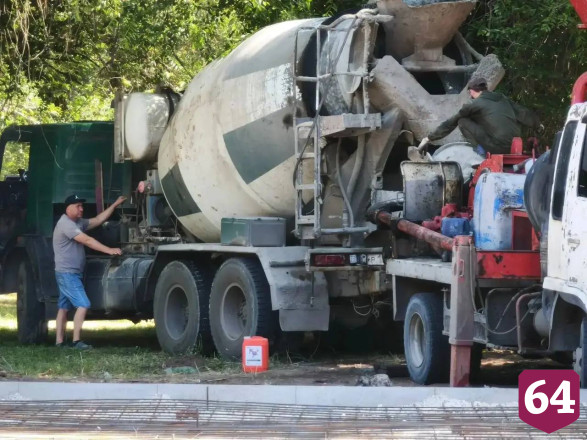 В Энгельсе у горпляжа обустроили бесплатную парковку